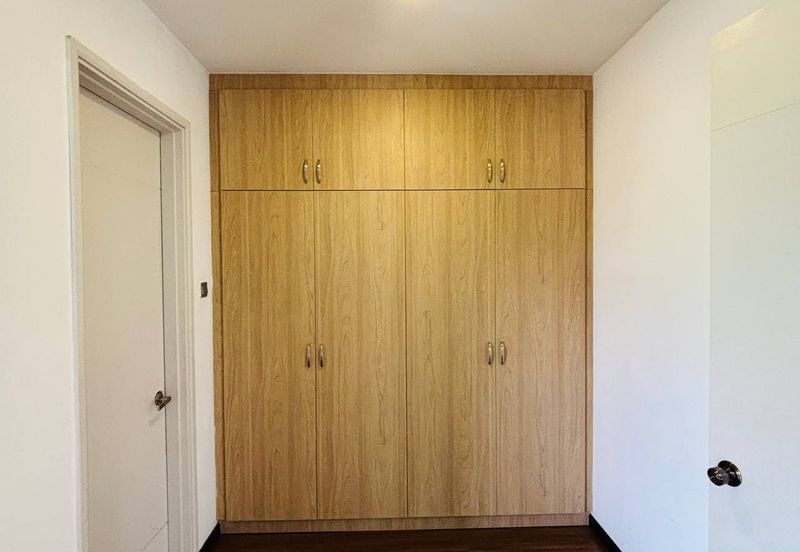 Summerglades, Perdana Lakeview West