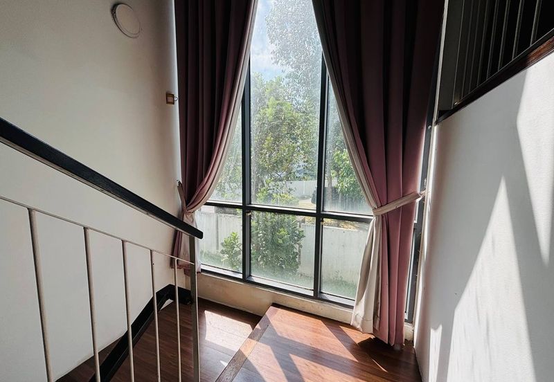 Summerglades, Perdana Lakeview West