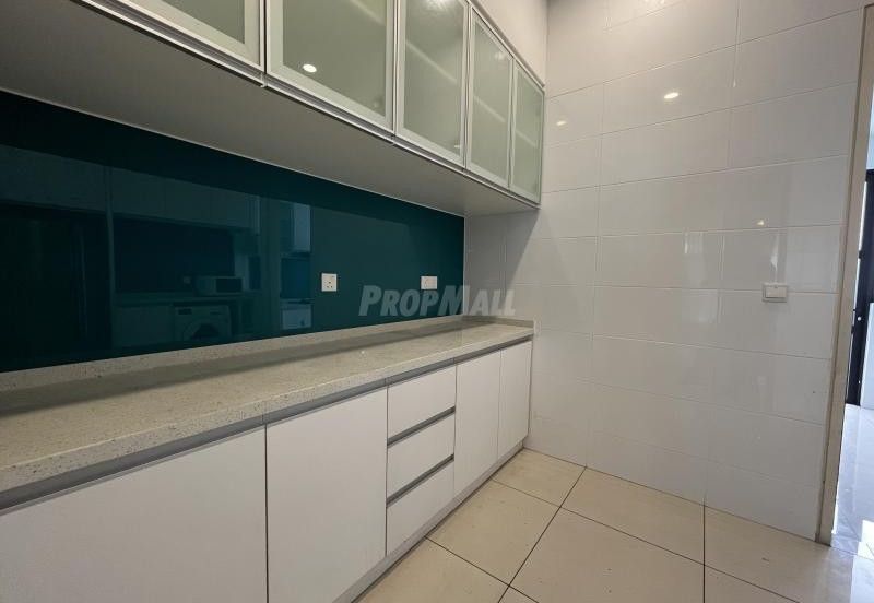 Tropical Villa @ Seri Kembangan Freehold 3 CP Low Density Modern ID Fully Furnished
