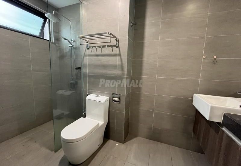 Tropical Villa @ Seri Kembangan Freehold 3 CP Low Density Modern ID Fully Furnished
