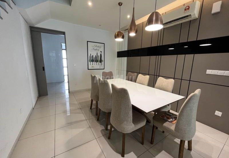 Tropical Villa @ Seri Kembangan Freehold 3 CP Low Density Modern ID Fully Furnished
