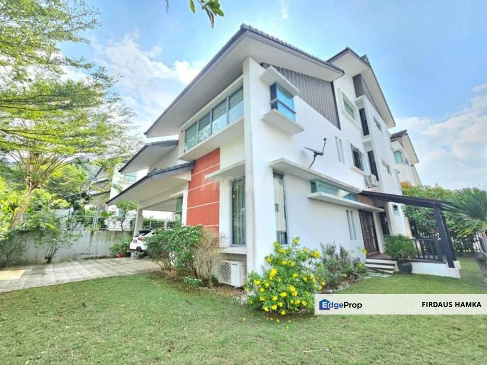 Renovated 3 Storey Bungalow Link Taman Forest & Hill, Pahang, Kuantan