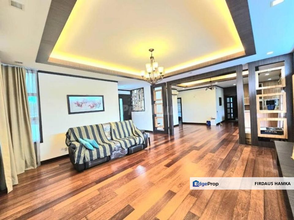 Renovated 3 Storey Bungalow Link Taman Forest & Hill, Pahang, Kuantan