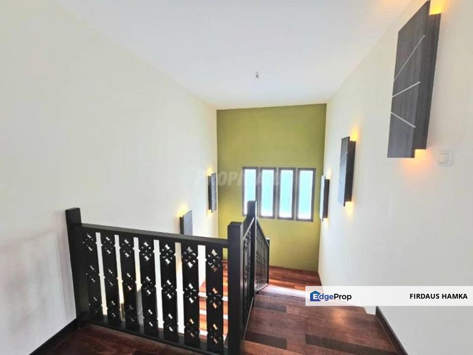 Renovated 3 Storey Bungalow Link Taman Forest & Hill, Pahang, Kuantan