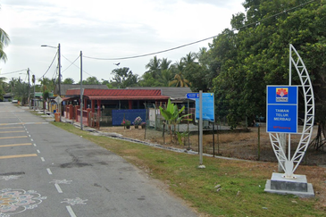 Rumah Berbaloi JIMAT 65K !! Semi-D 1 Tingkat RENOVASI @ Taman Telok Merbau, Sg.Pelek