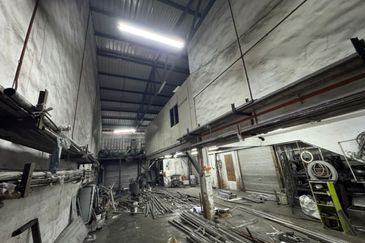 Taman Anggerik - Factory For Rent