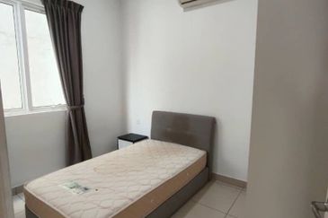 The Pinnacles (Pinnacle Tower)