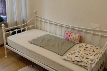 Baypoint @ Country Garden Danga Bay