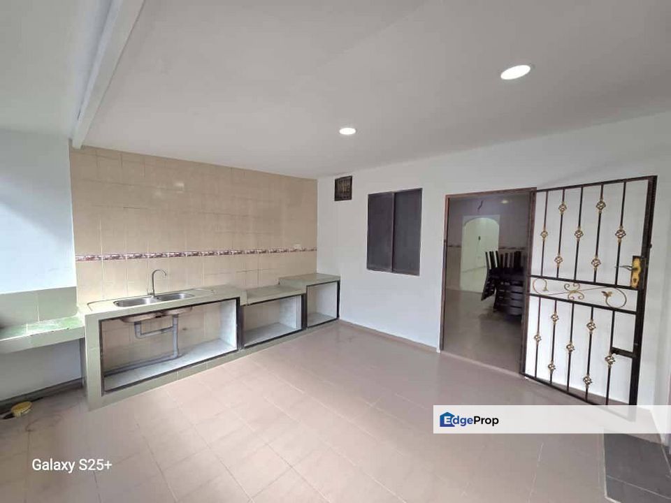 Taman Kulai Kulai Johor For Sale Full Loan Unit, Johor, Kulai