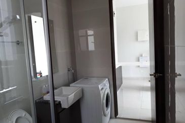 Baypoint @ Country Garden Danga Bay