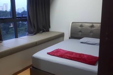 Baypoint @ Country Garden Danga Bay