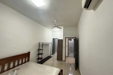 Meridin Bayvue Apartment