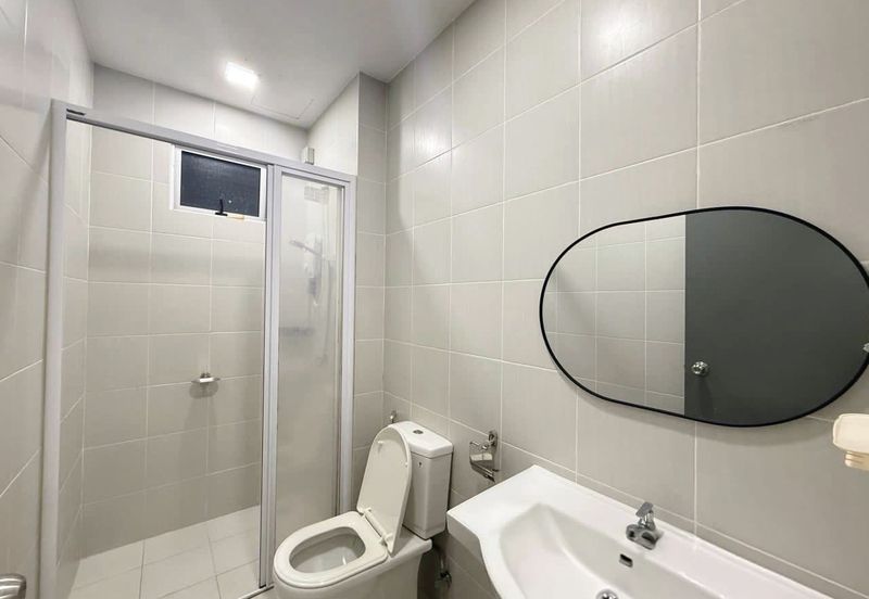 Meridin Bayvue Apartment