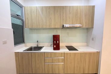 Meridin Bayvue Apartment