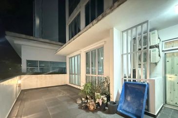 Meridin Bayvue Apartment