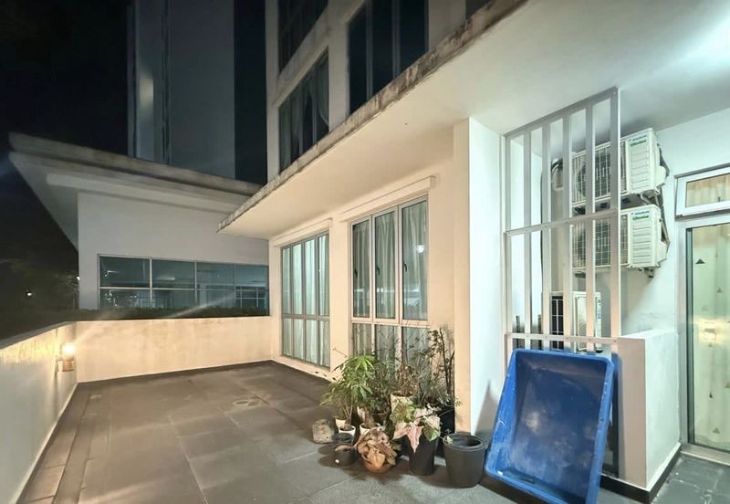 Meridin Bayvue Apartment