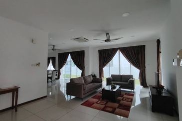 Isola Villa @ Senibong Cove