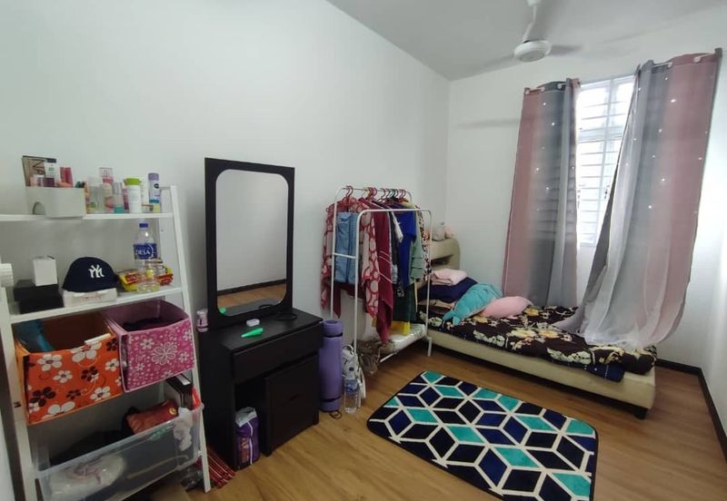 Pangsapuri Flora Damai