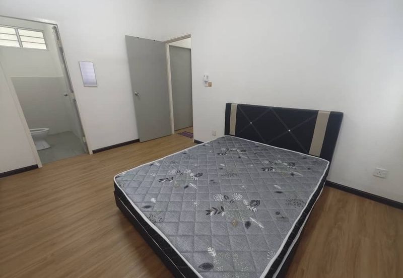 Pangsapuri Flora Damai