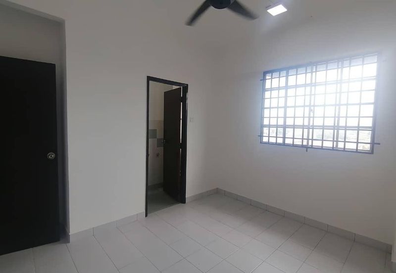 Sri Impian Apartment, Larkin Perdana