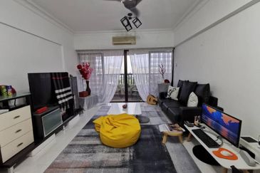 Anjung Hijau (Greenfield Apartment)