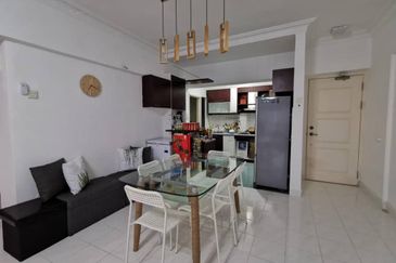 Anjung Hijau (Greenfield Apartment)