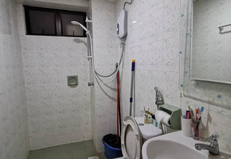 Anjung Hijau (Greenfield Apartment)