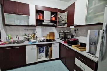 Anjung Hijau (Greenfield Apartment)