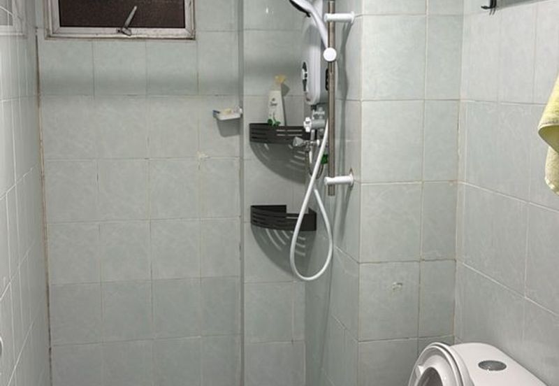 Anjung Hijau (Greenfield Apartment)