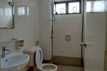 Anjung Hijau (Greenfield Apartment)