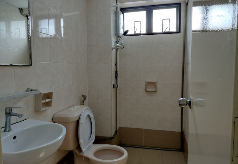 Anjung Hijau (Greenfield Apartment)