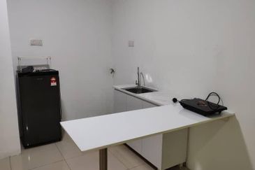 V12 Sovo (Menara Suria)