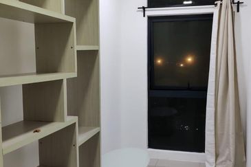 V12 Sovo (Menara Suria)