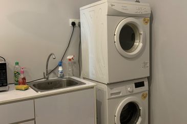 V12 Sovo (Menara Suria)