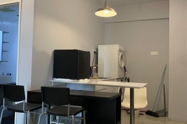 V12 Sovo (Menara Suria)