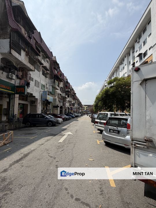 Taman Daya Kepong Shop Apartment Non Bumi ROI 6.1% Tenanted RM700 , Kuala Lumpur, Kepong