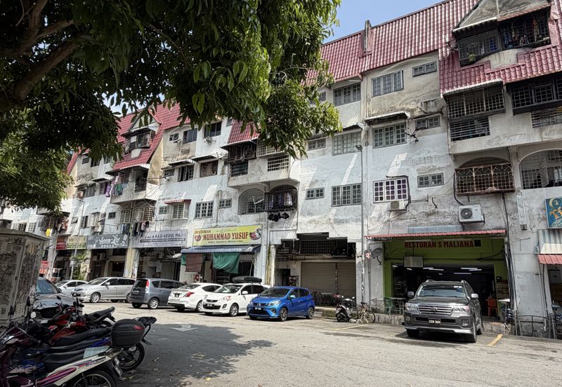 Taman Daya Kepong Shop Apartment Non Bumi Tenanted RM700 ROI 6.1%