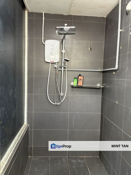Puchong Taman Bukit Kuchai Renovated 1.5 Storey Extra Rooms Fully Extended , Selangor, Bandar Kinrara Puchong