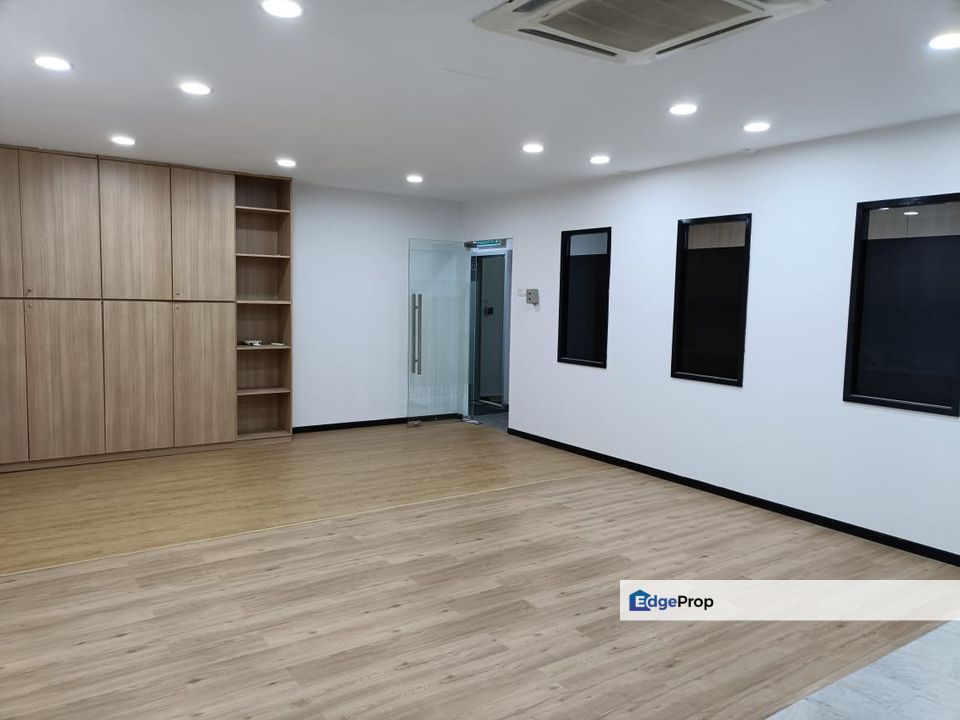 Renovated ready office at Desa Tebrau for rent , Johor, Johor Bahru
