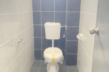 Meridin east pasir gudang single sty shop 