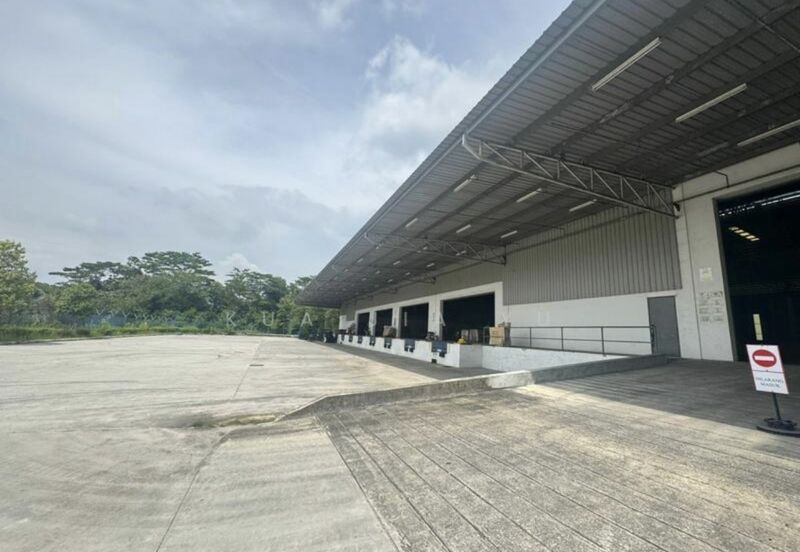 Permas jaya beside Pasir gudang highway warehouse 