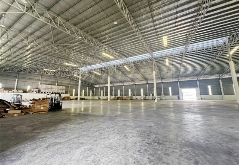 Permas jaya beside Pasir gudang highway warehouse 