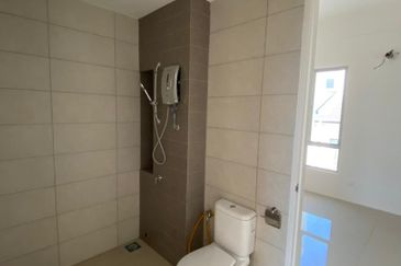 Perdana Lakeview East