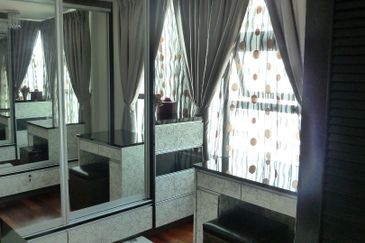 Papillon Desahill Condominium