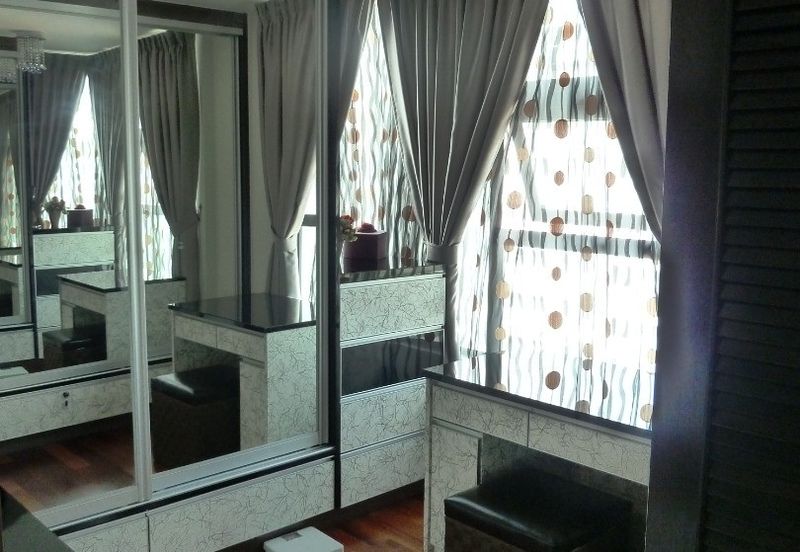 Papillon Desahill Condominium