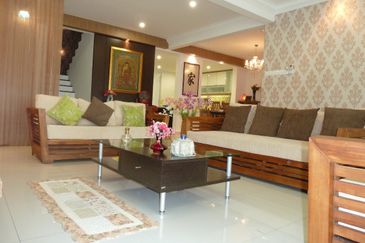 Papillon Desahill Condominium