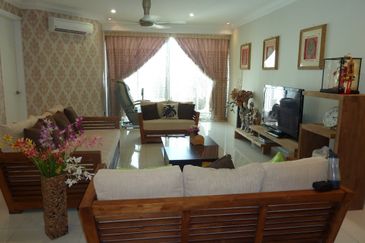 Papillon Desahill Condominium