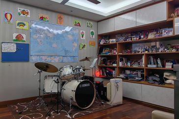 Papillon Desahill Condominium