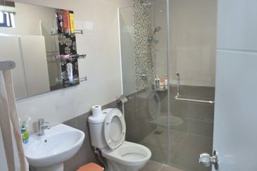 Papillon Desahill Condominium