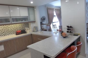 Papillon Desahill Condominium